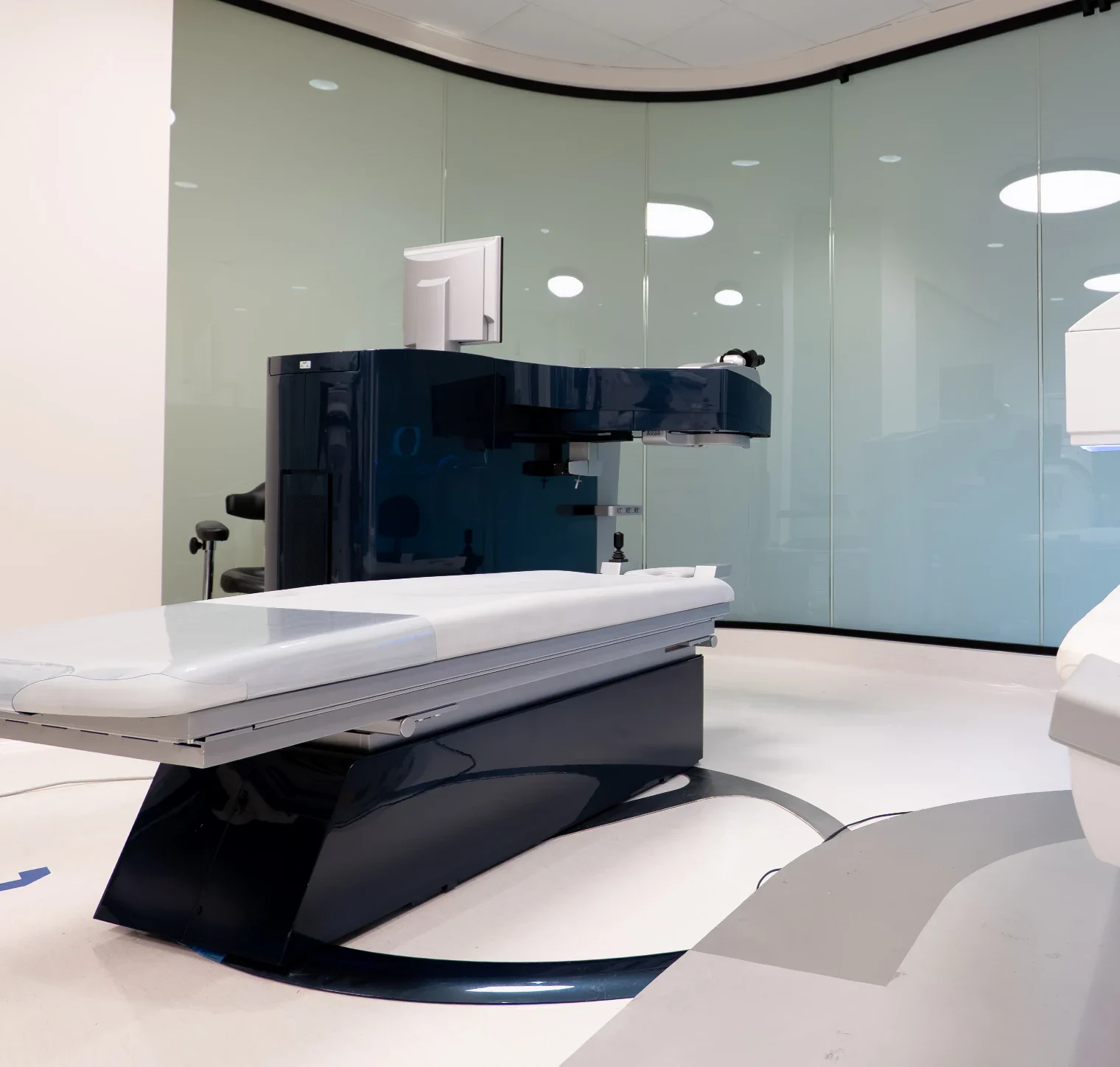Operating room photo at Rudd Vision featuring the WaveLight EX500 for LASIK procedure
