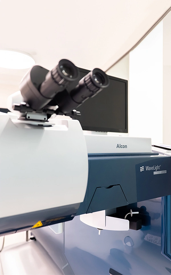 Alcon Wavelight EX500 machine in Dr. Rudd's operating room for LASIK procedure